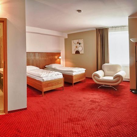 Hotel Plaza Mladá Boleslav Esterno foto