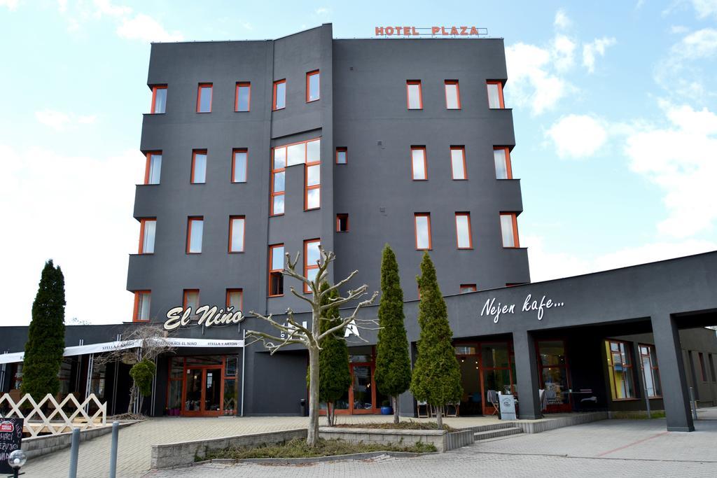 Hotel Plaza Mladá Boleslav Esterno foto