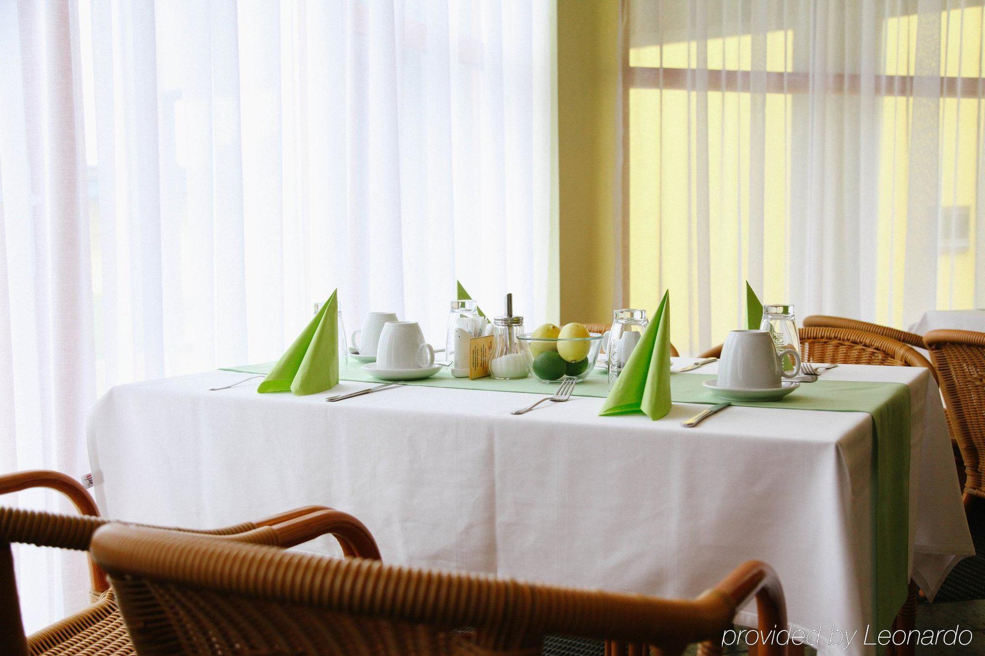 Hotel Plaza Mladá Boleslav Esterno foto