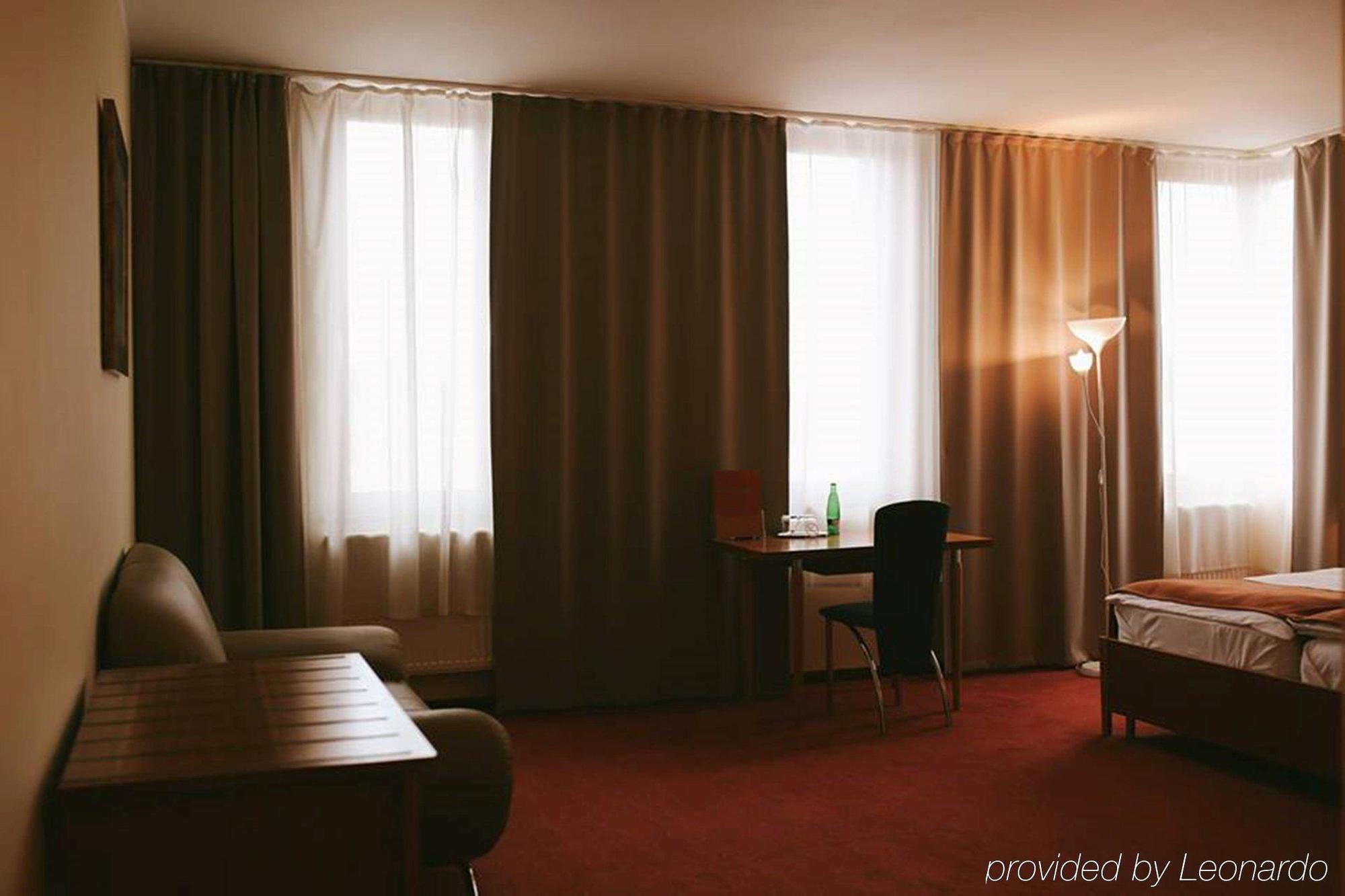 Hotel Plaza Mladá Boleslav Esterno foto