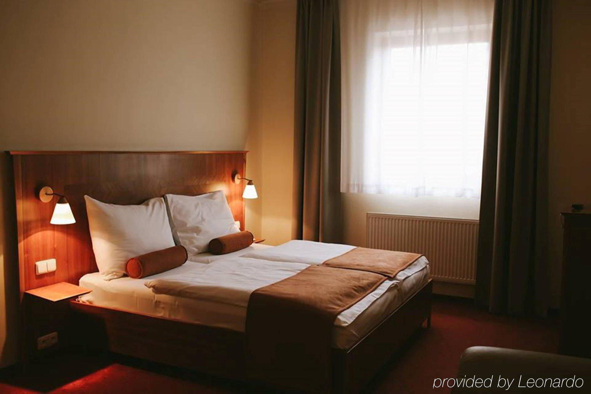 Hotel Plaza Mladá Boleslav Esterno foto