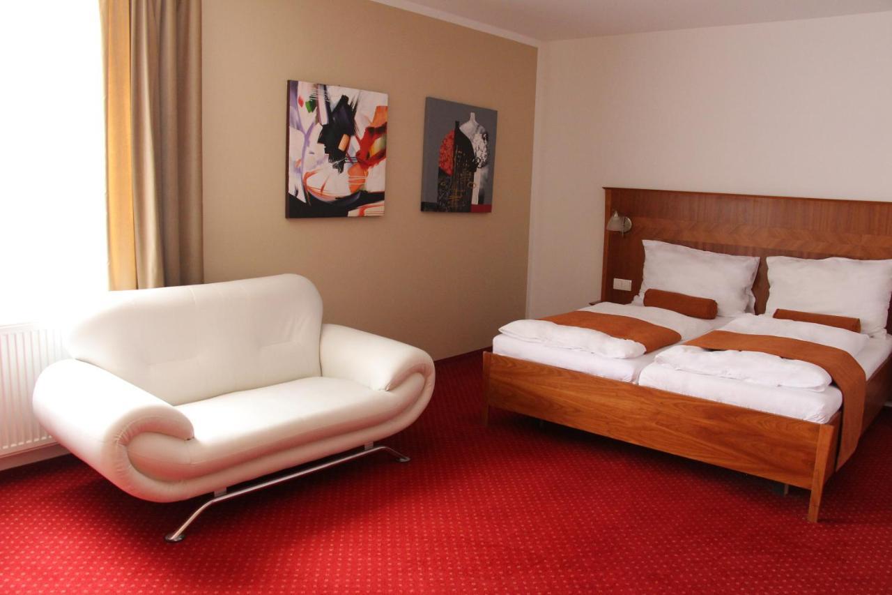 Hotel Plaza Mladá Boleslav Esterno foto