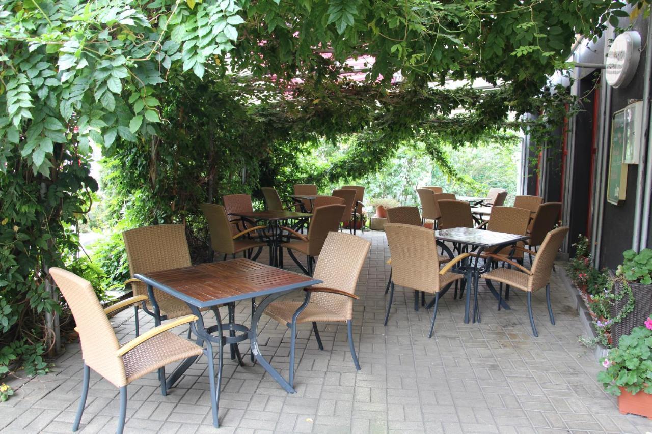 Hotel Plaza Mladá Boleslav Esterno foto