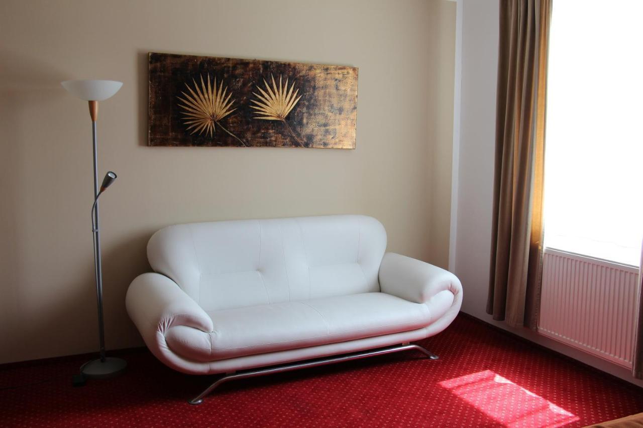 Hotel Plaza Mladá Boleslav Esterno foto
